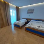 Villa-Leandro